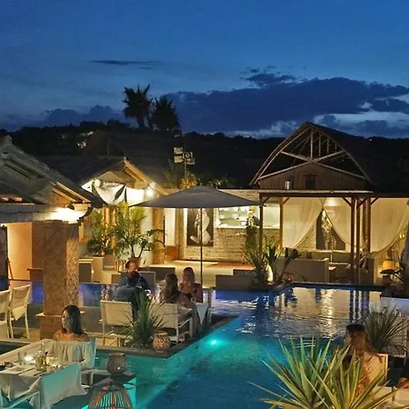 Mobilhome Sur Le Kontiki **** Ramatuelle キャンプ場 *